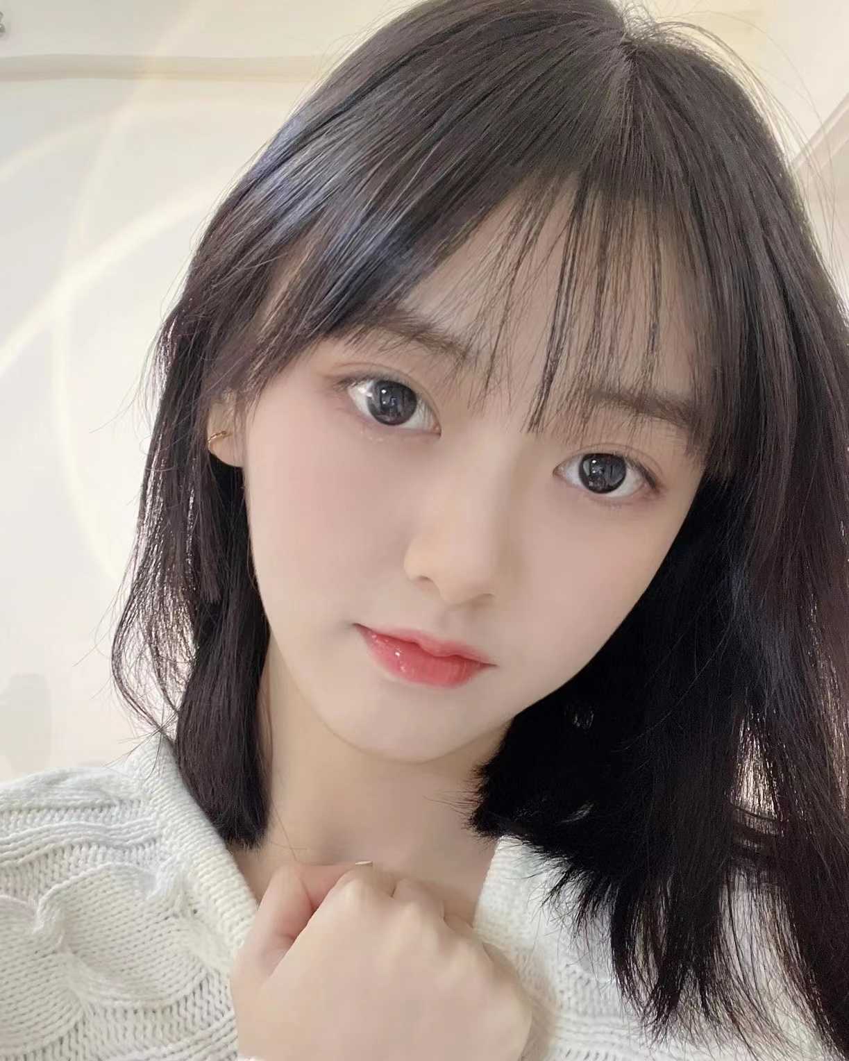 工作室性感小妹妹